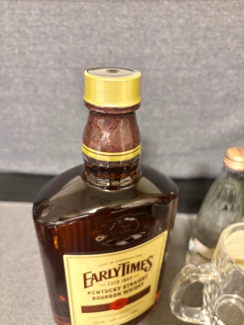 アーリータイムズ　キングサイズ 1750mlボトル　ガラスジョッキ付き　未開封