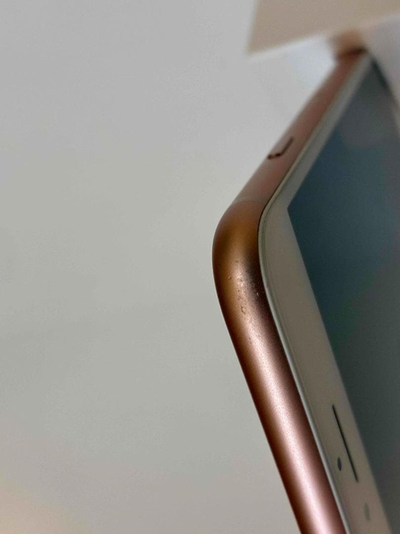 スマートフォン本体 iPhone8 Gold 64GB