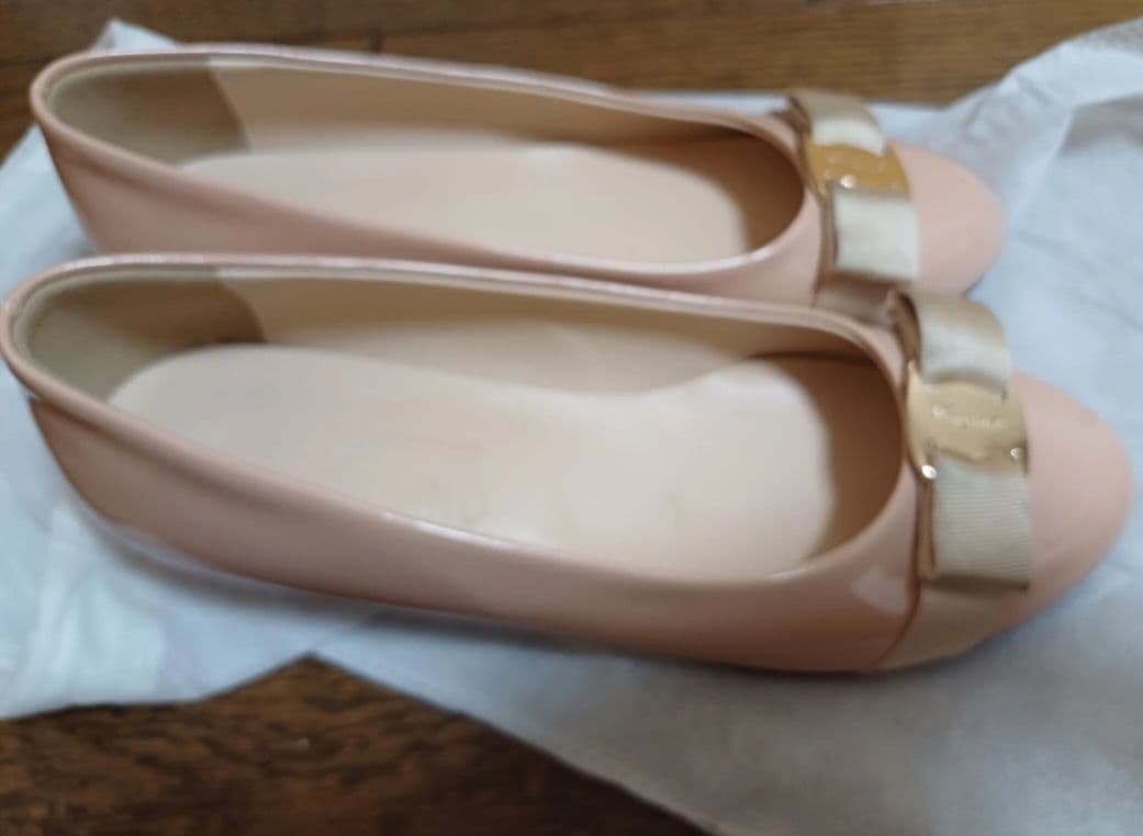 Ferragamoヴァラパンプス