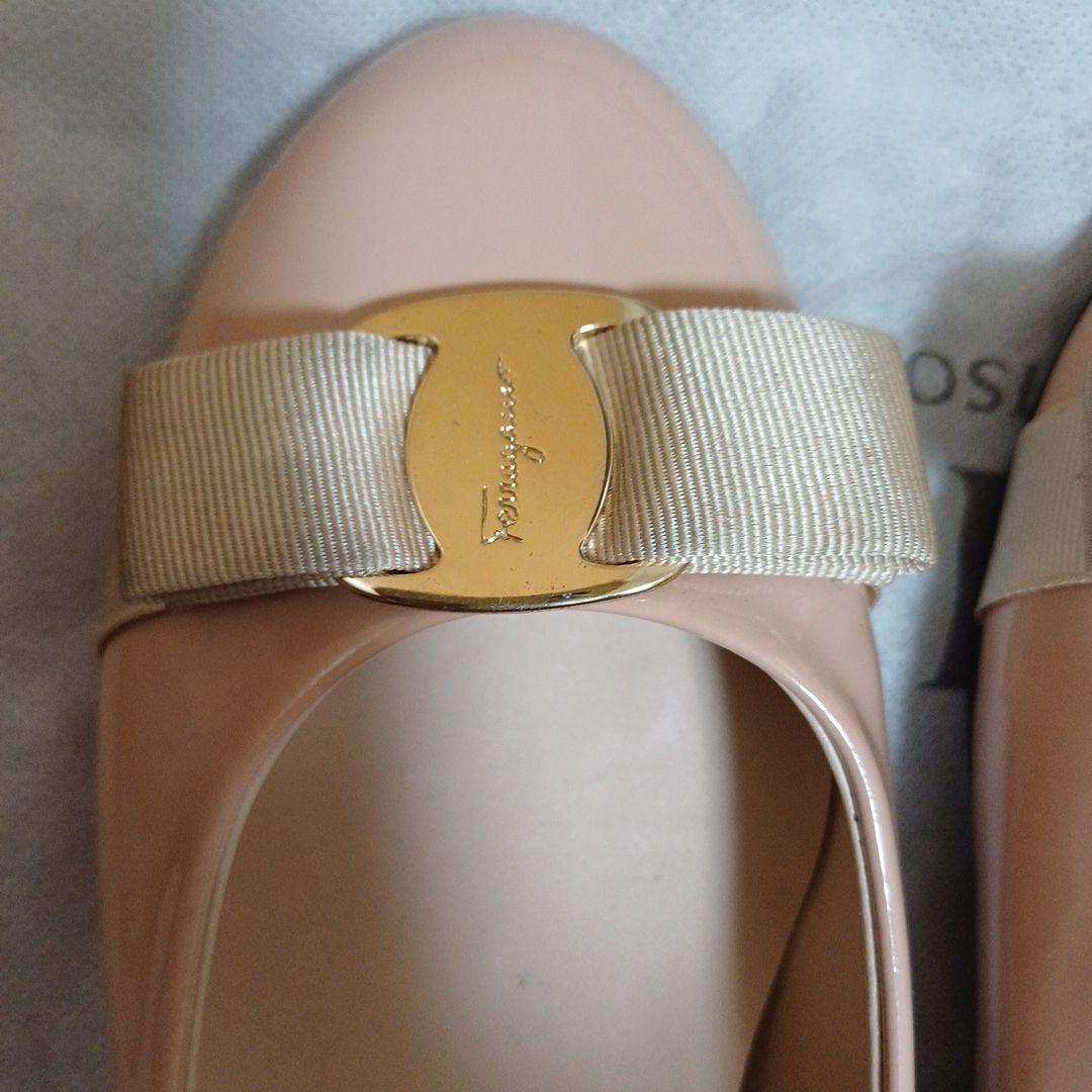 Ferragamoヴァラパンプス