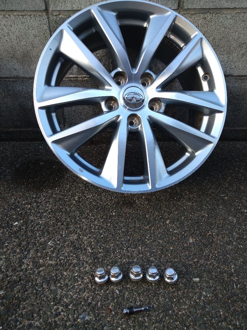 日産V37スカイライン純正17インチアルミホイール4本中2本セット①