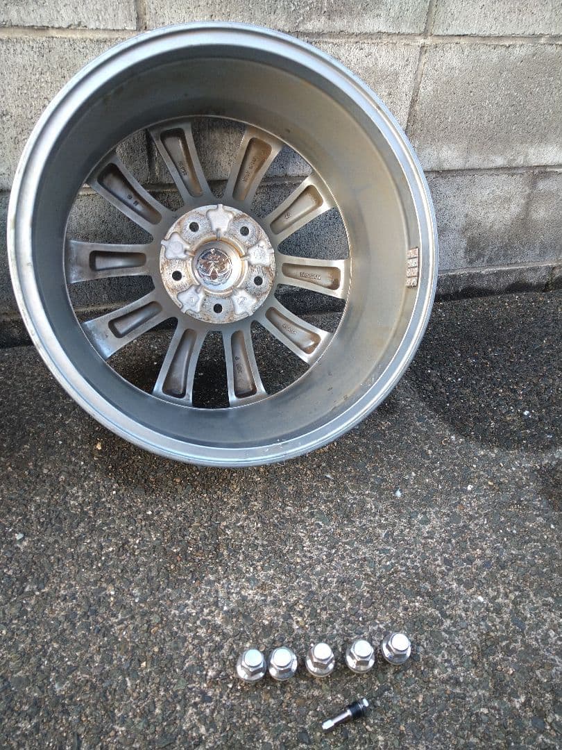 日産V37スカイライン純正17インチアルミホイール4本中2本セット①