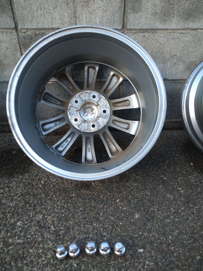 日産V37スカイライン純正17インチアルミホイール4本中2本セット①