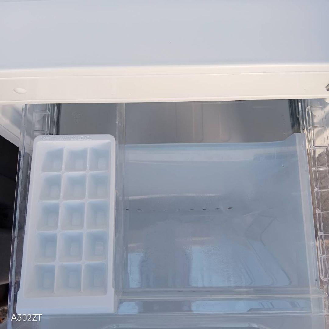 送料設置無料　最新モデル　東芝冷蔵庫　153L