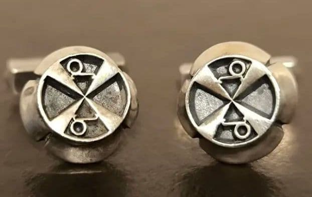 美品 デフブリード ロゴ deaf breed シルバー　カフス