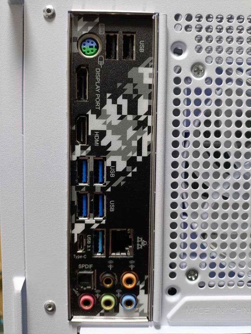 爆速！動作品 Ryzen9搭載ゲーミングパソコン ホワイト