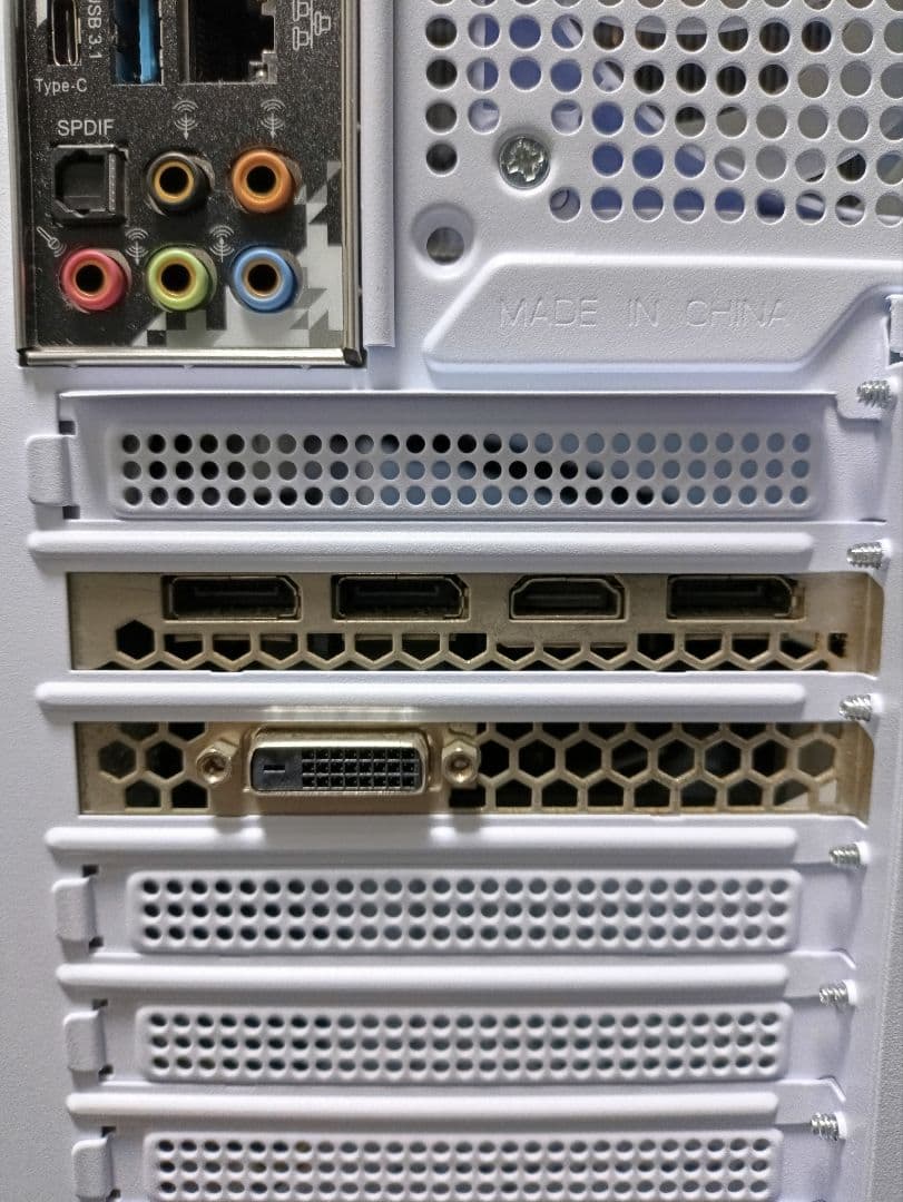 爆速！動作品 Ryzen9搭載ゲーミングパソコン ホワイト