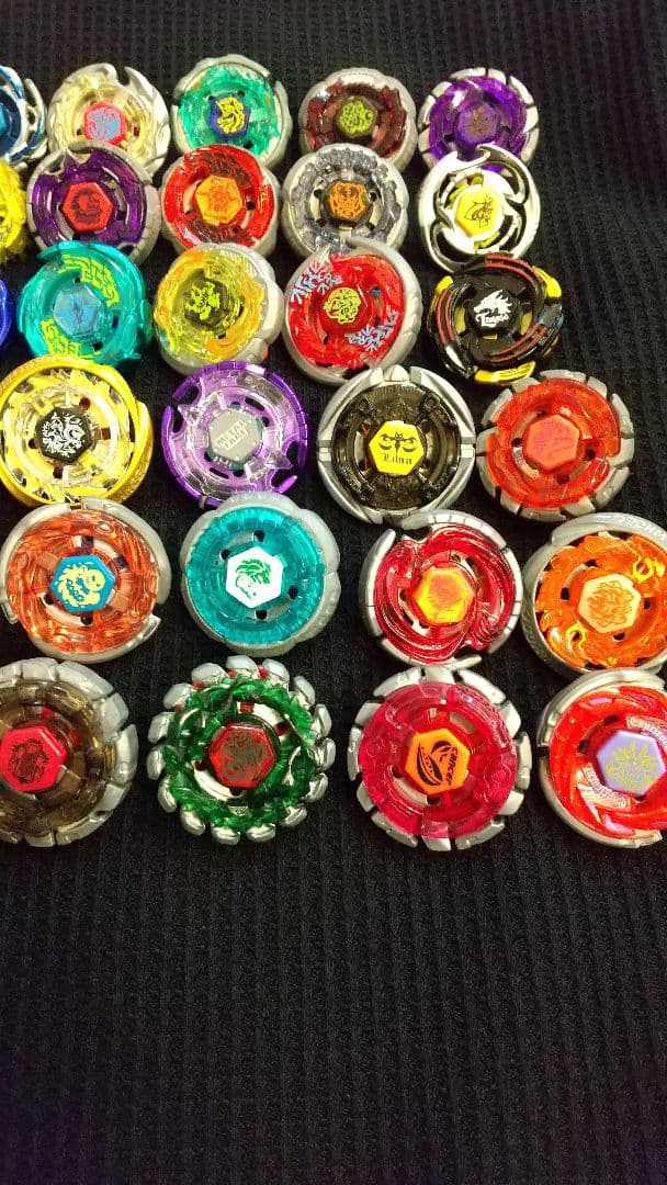 【人気】ベイブレード+パーツ等 引退品まとめ売り