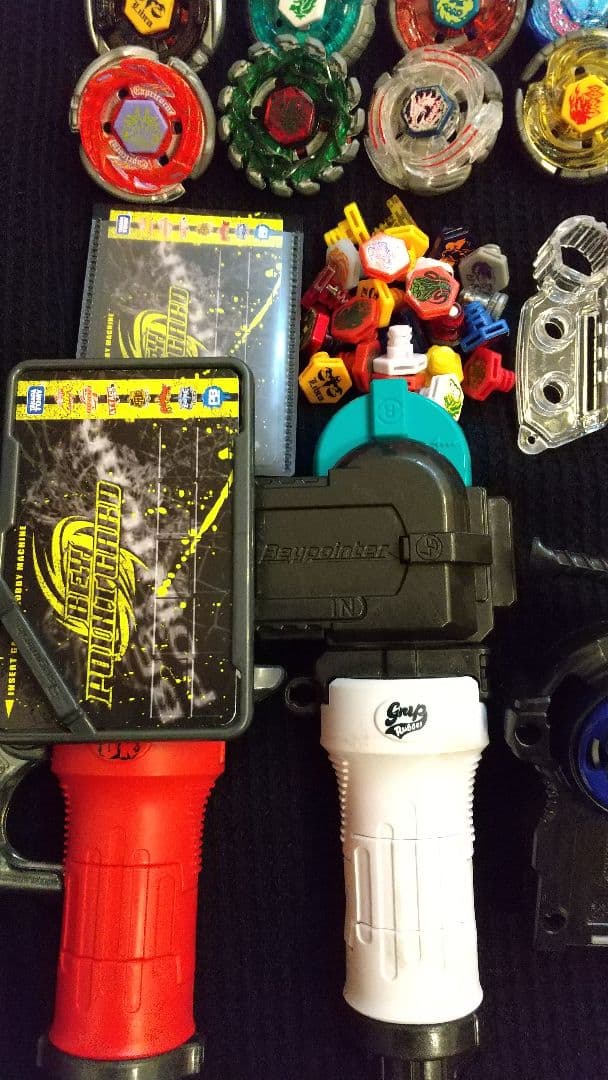 【人気】ベイブレード+パーツ等 引退品まとめ売り