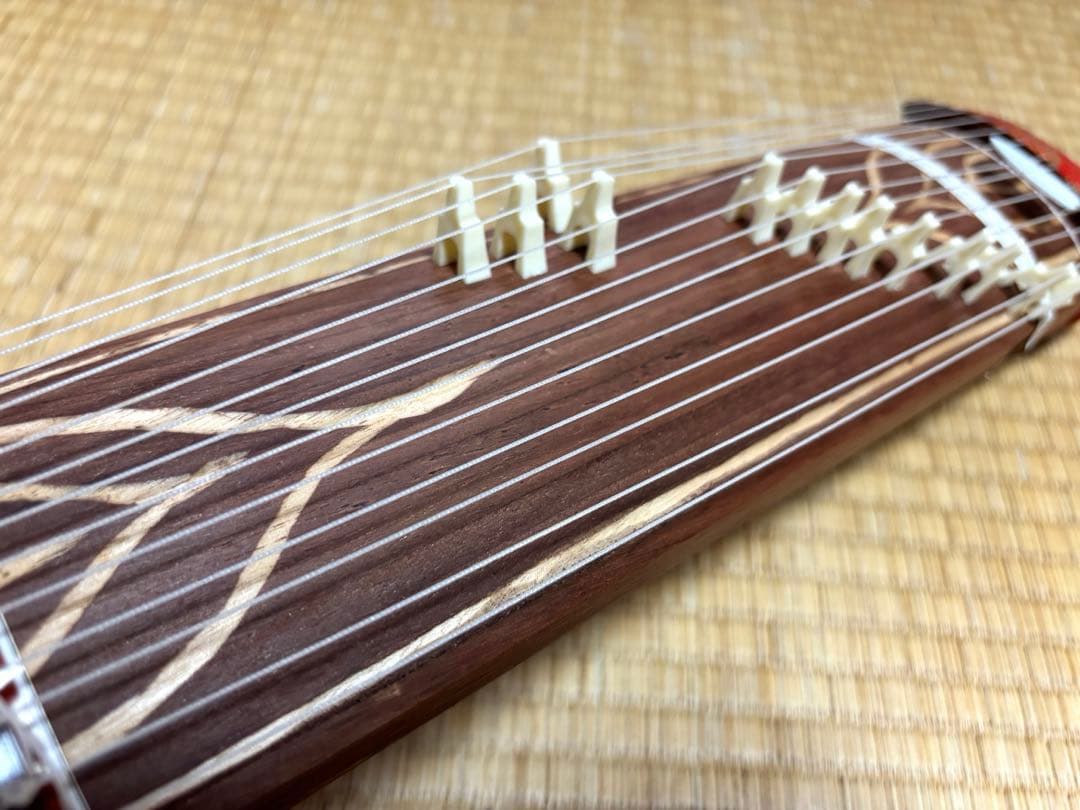 お琴の手びき ミニ琴　新品未使用　だれでも弾ける