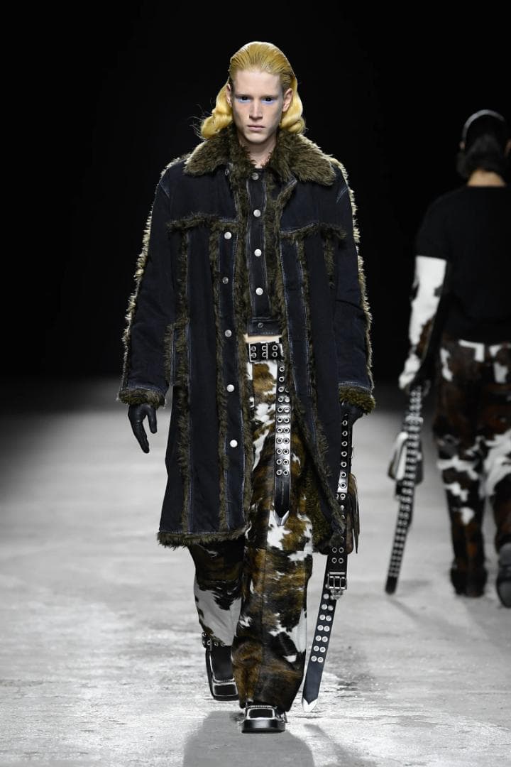 週末セール 新品 24AW アキレスイオンガブリエル ファーデニムコート L