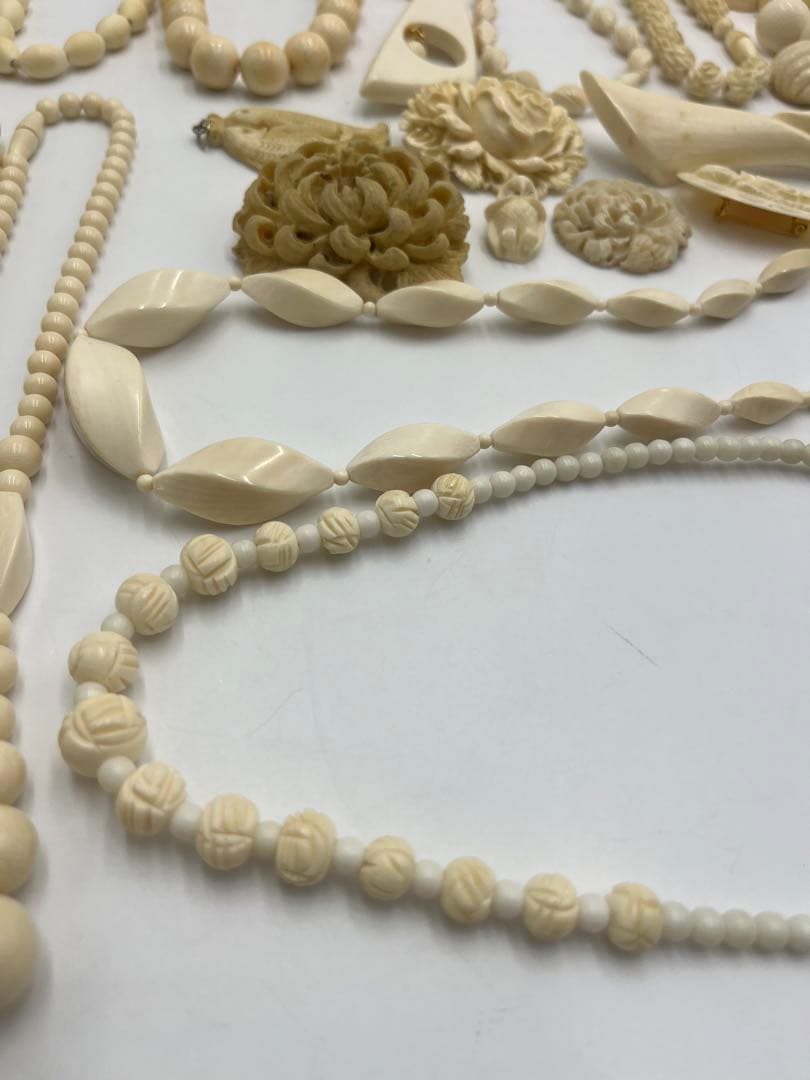 象牙調　象牙風 アクセサリー 約540g 大量 おまとめ ジュエリー　ジャンク