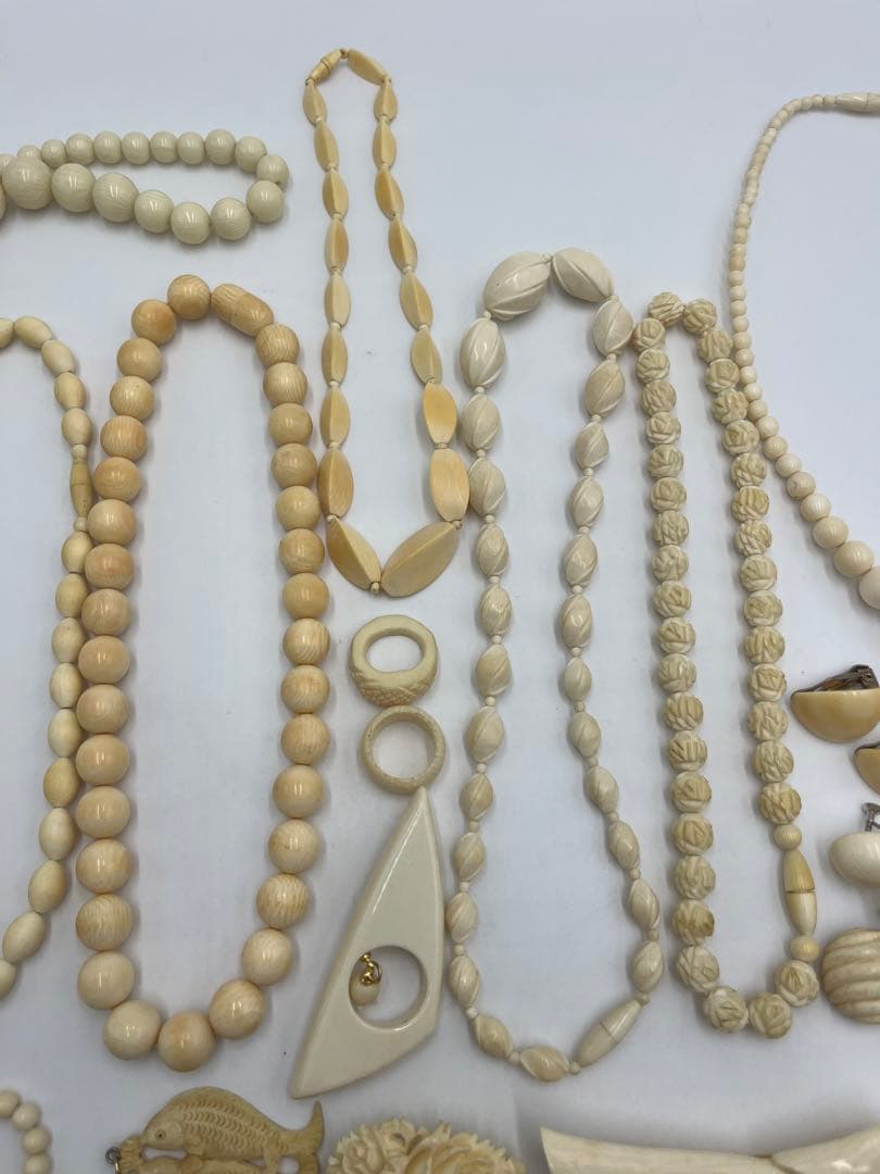象牙調　象牙風 アクセサリー 約540g 大量 おまとめ ジュエリー　ジャンク