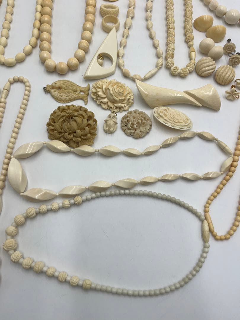 象牙調　象牙風 アクセサリー 約540g 大量 おまとめ ジュエリー　ジャンク