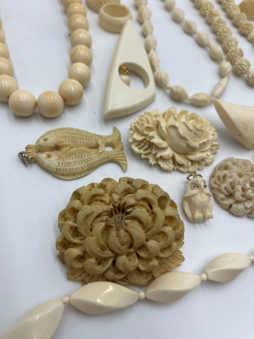 象牙調　象牙風 アクセサリー 約540g 大量 おまとめ ジュエリー　ジャンク