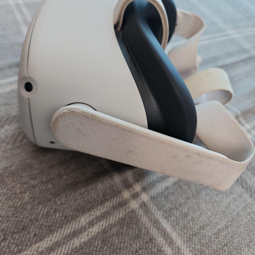  Quest 2 VRヘッドセットとコントローラー