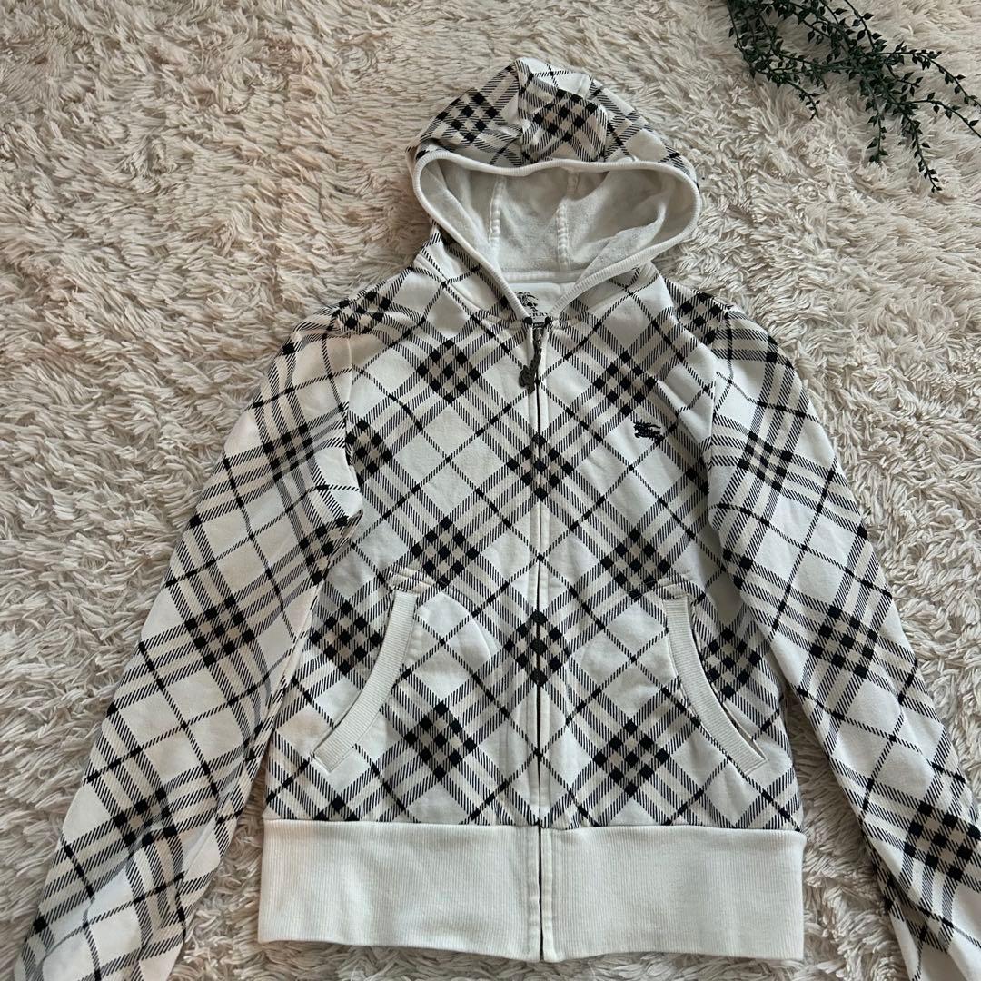 バーバリーロンドン　チェック　ジップアップパーカー　チャーム
