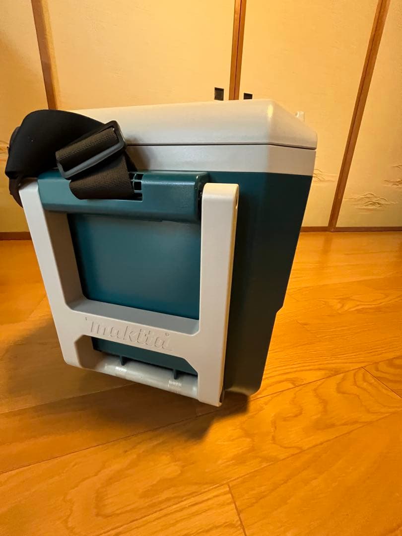 【送料無料】マキタ(makita) コードレス冷温CW001G