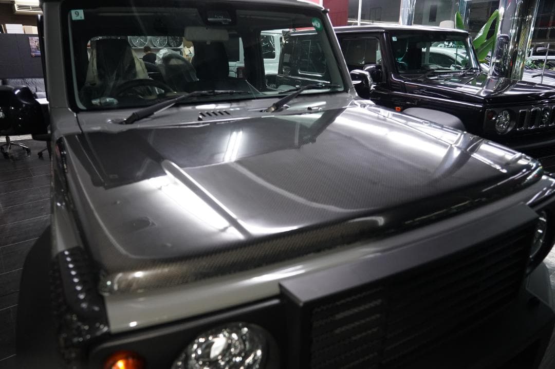 たにけんジムニーブラックカーボンボンネット　JB64　クリアー塗装品