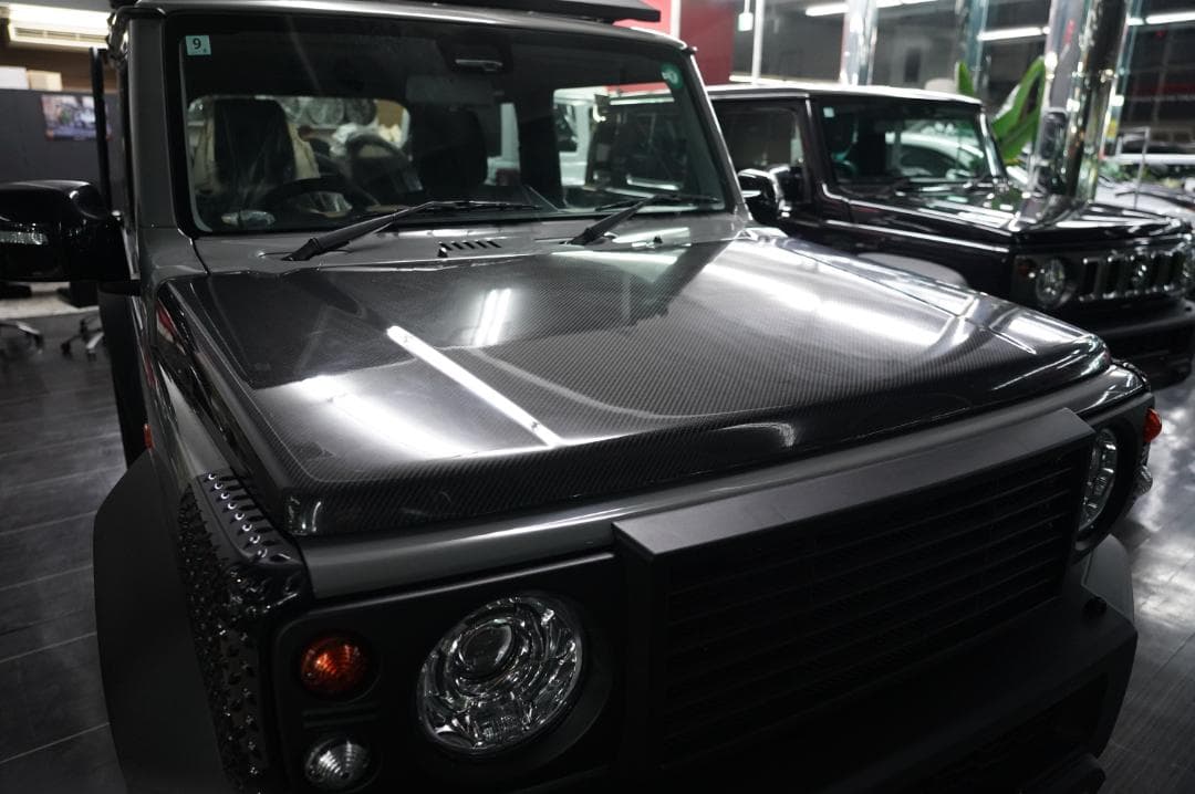 たにけんジムニーブラックカーボンボンネット　JB64　クリアー塗装品