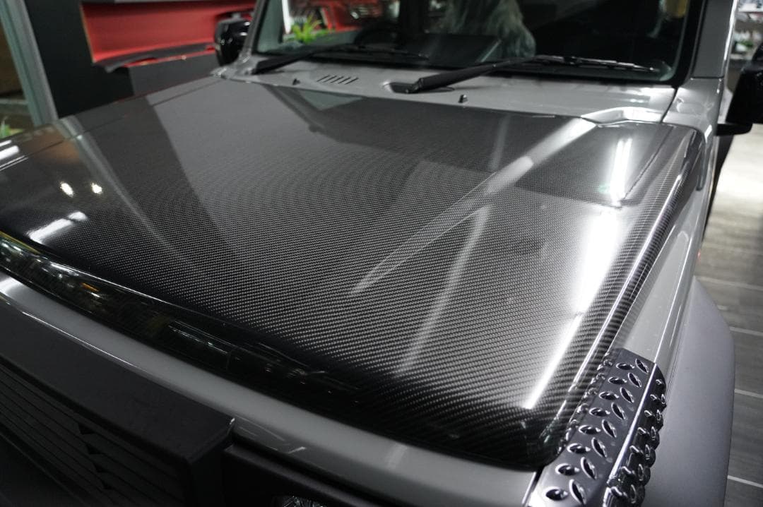 たにけんジムニーブラックカーボンボンネット　JB64　クリアー塗装品