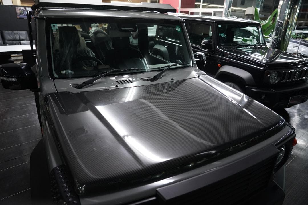 たにけんジムニーブラックカーボンボンネット　JB64　クリアー塗装品