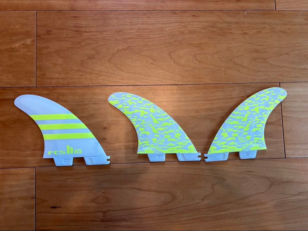 FCS2 フィン　ジュリアンウィルソン Mサイズ