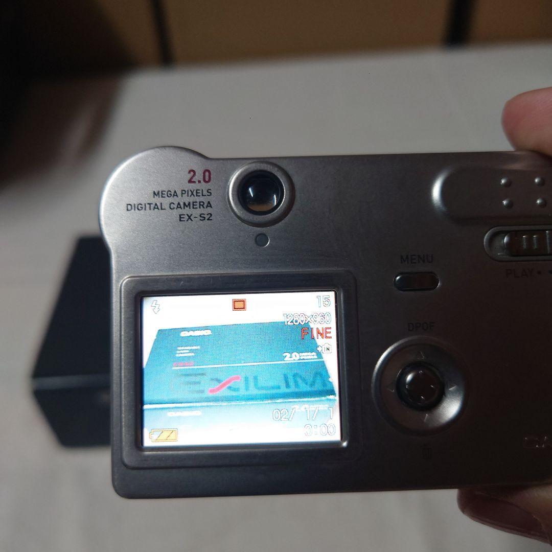 CASIO EX-S2 デジタルカメラ 2.0メガピクセル・箱付き