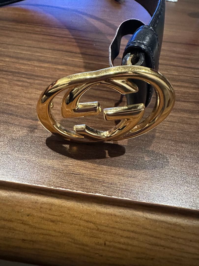 GUCCI グッチ ブラックレザーベルト 70/28