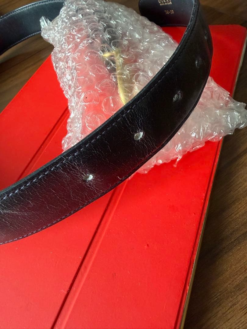 GUCCI グッチ ブラックレザーベルト 70/28