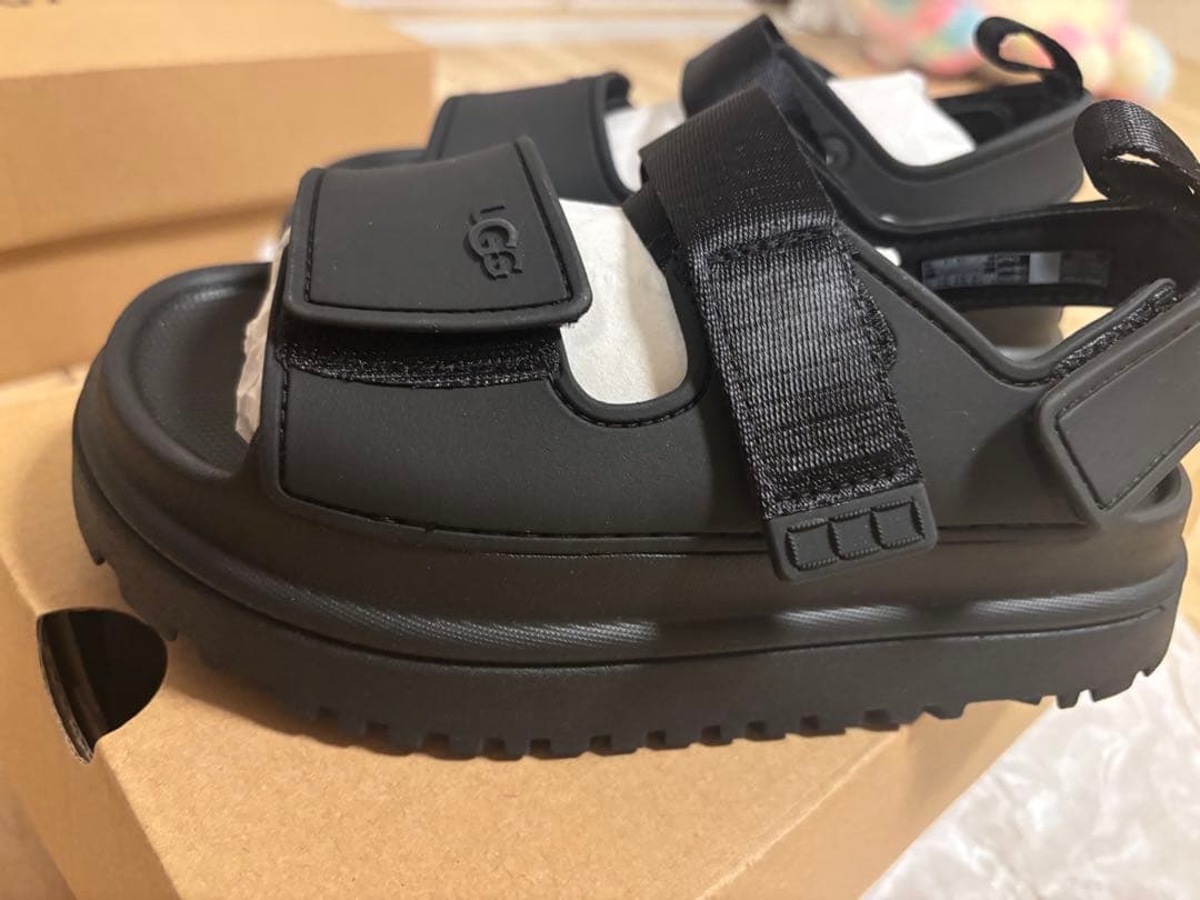 UGG kids 今期ゴールデングロウ　19.5センチ