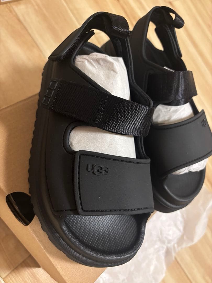 UGG kids 今期ゴールデングロウ　19.5センチ