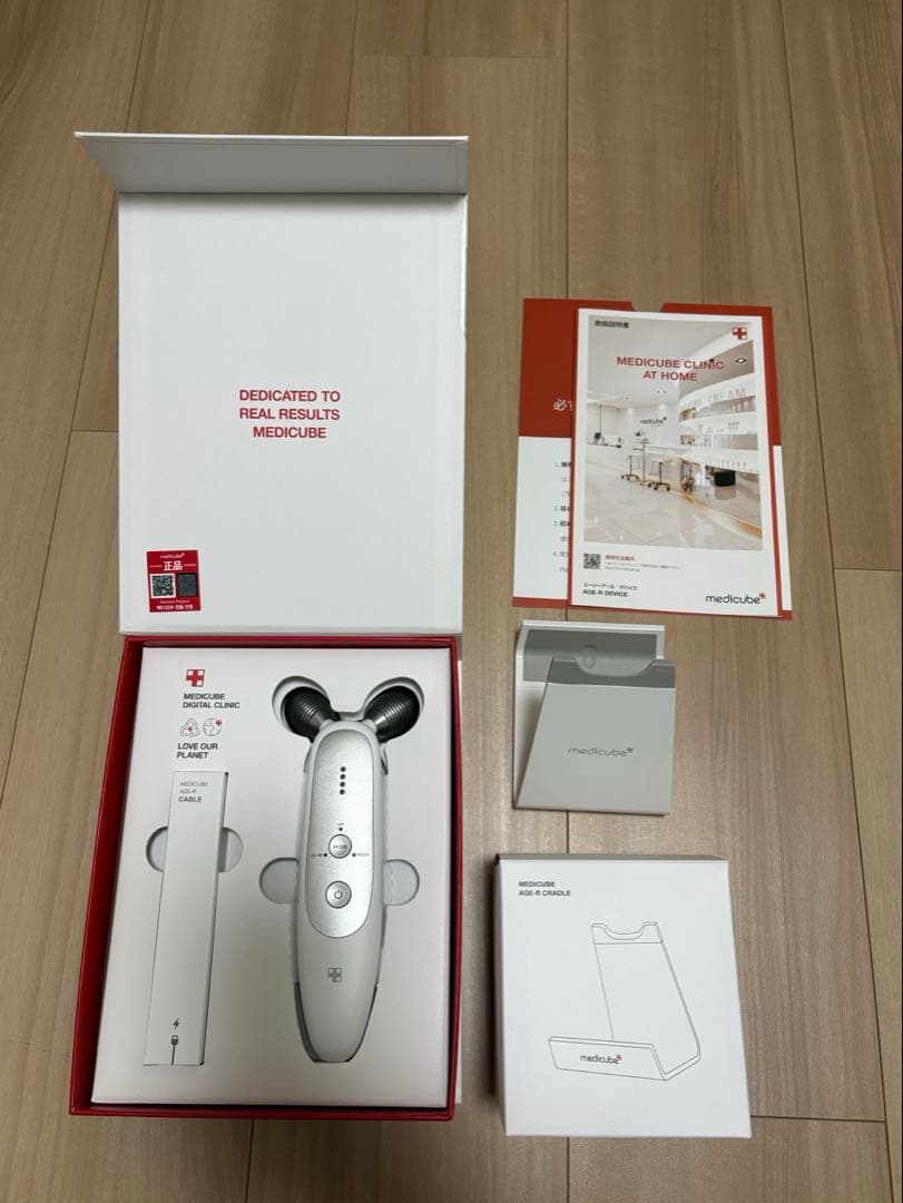 メディキューブ AGE-R DERMA EMS SHOT