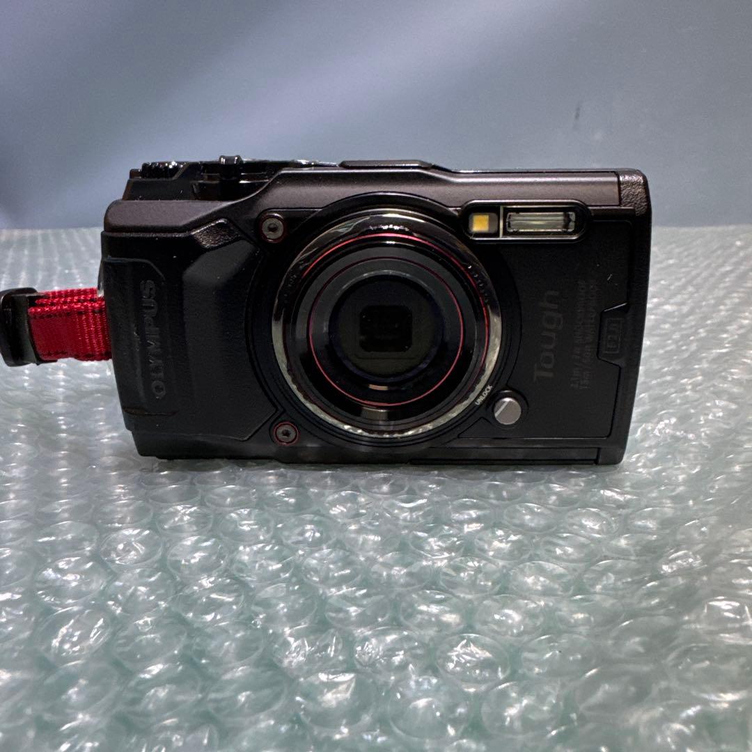 美品　オリンパス　デジタルカメラ TOUGH 型番：IM 015