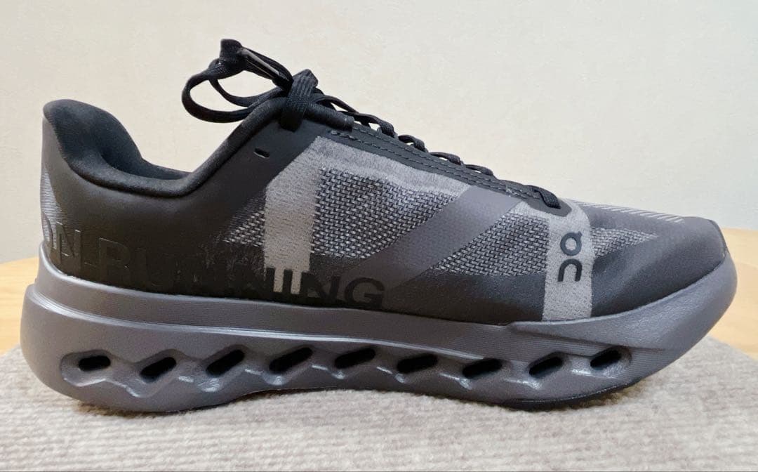 On ランニングシューズCloudsurfer next 26cm Black
