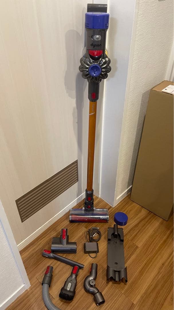 Dyson スティッククリーナー本体 各種アタッチメント付き