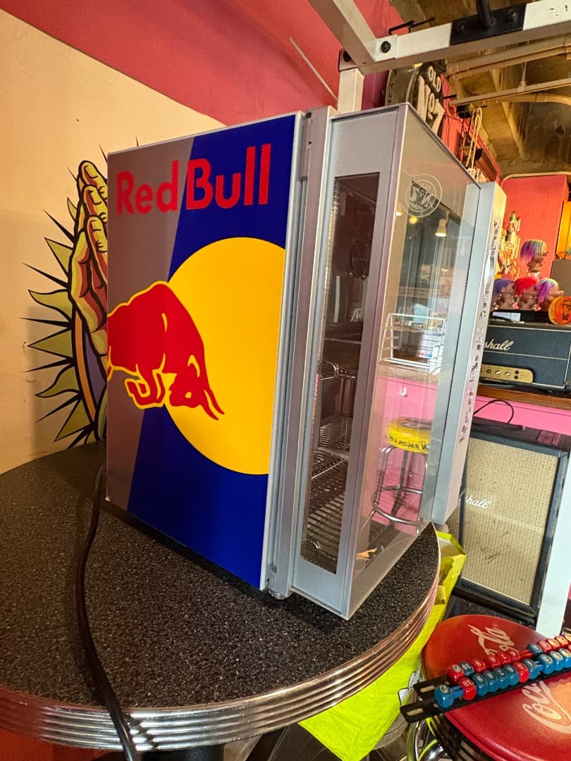 レッドブル　冷蔵庫