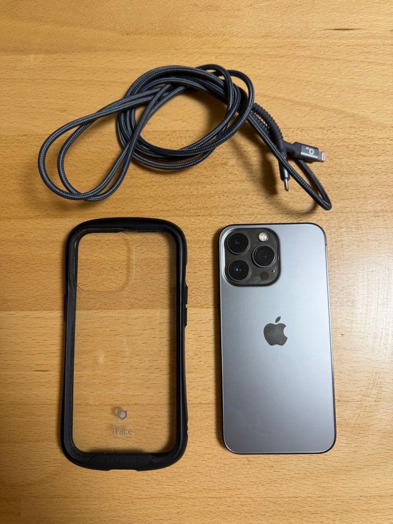 Apple iPhone 13 Pro 本体 (社外:ケース、充電ケーブル付)