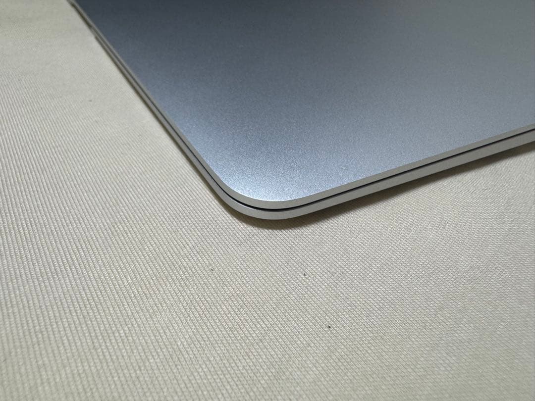 ほぼ未使用品 MacBook Air M1 8GB 256GB シルバー