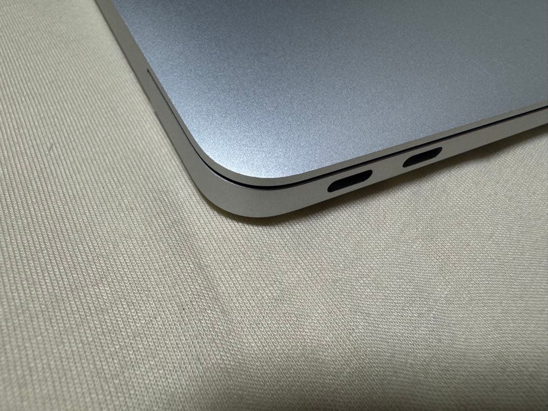 ほぼ未使用品 MacBook Air M1 8GB 256GB シルバー