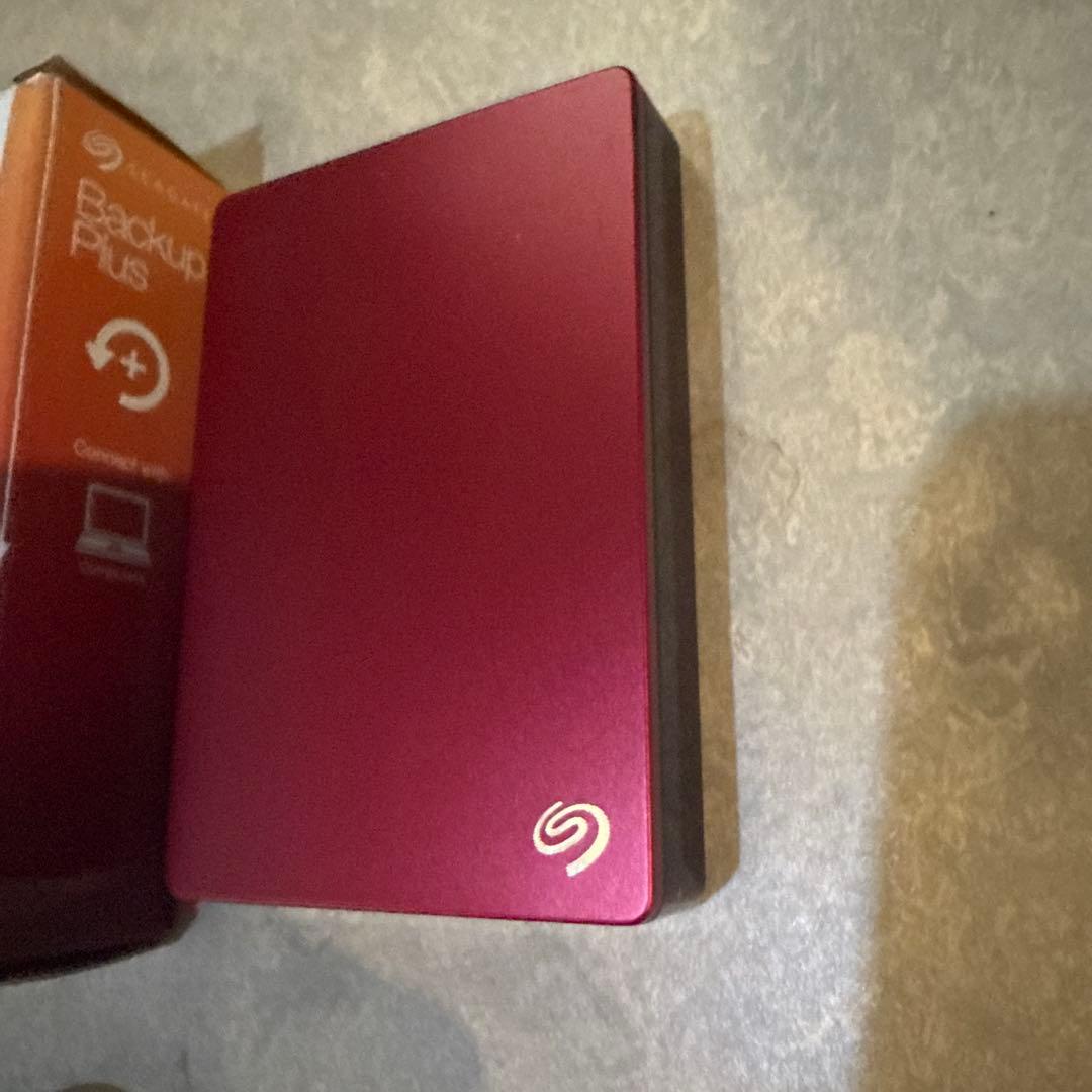SEAGATE Backup Plus Slim 4TB レッド