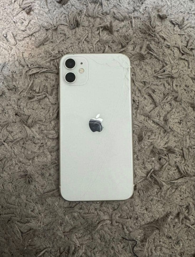 iPhone 11 ホワイト 128 GB SIMフリー