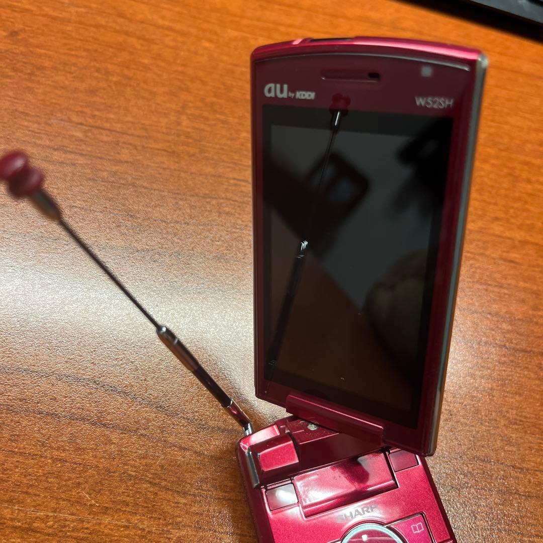 au 折りたたみ式携帯電話 赤