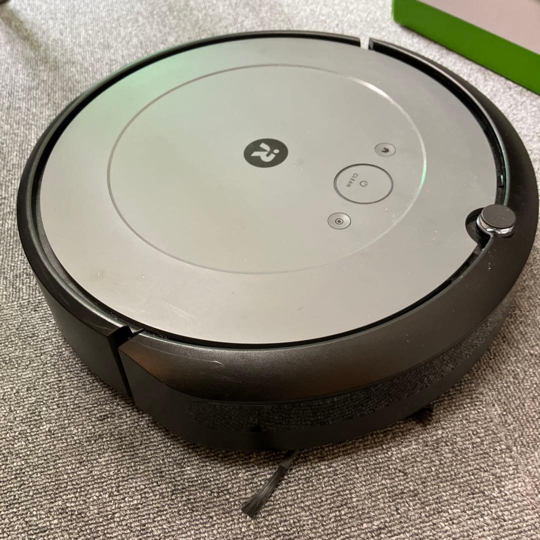 iRobot ルンバ　Roomba i2 ロボット掃除機本体　替えフィルタ付き