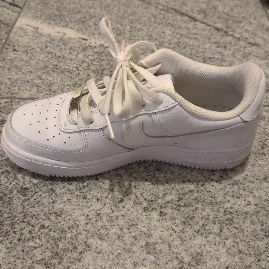 Nike Air Force 1LE ホワイト23.5cm