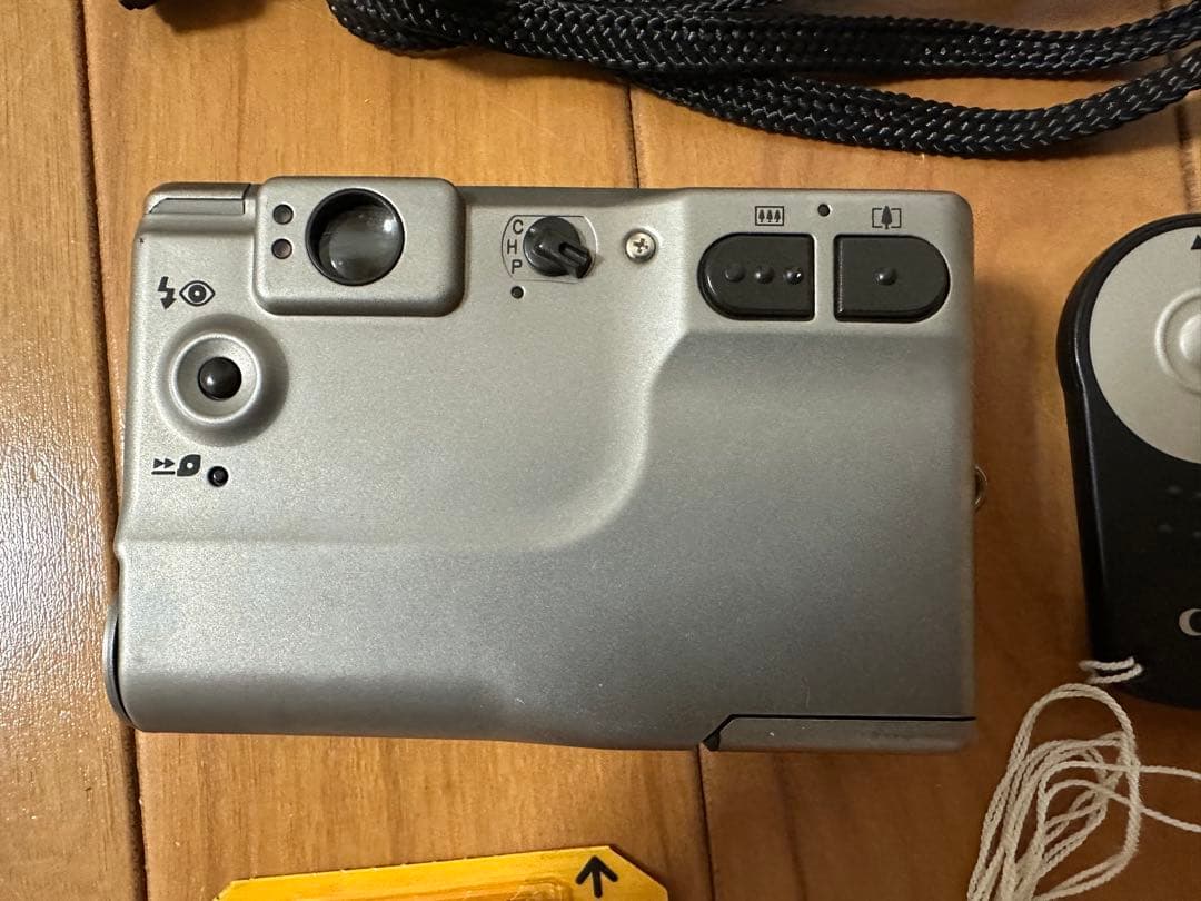 Canon IXY IX240 CAMERA キャノン レンズシャッターカメラ