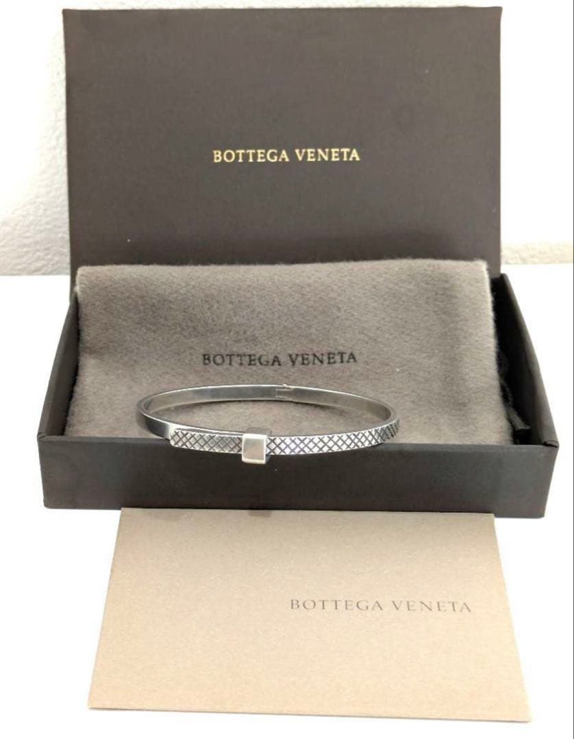 未使用　ボッテガヴェネタ イントレチャート バングル ブレスレット 50th記念