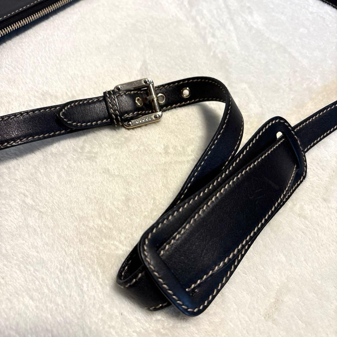 【希少】GUCCI ホワイトブラック　ショルダーバッグ