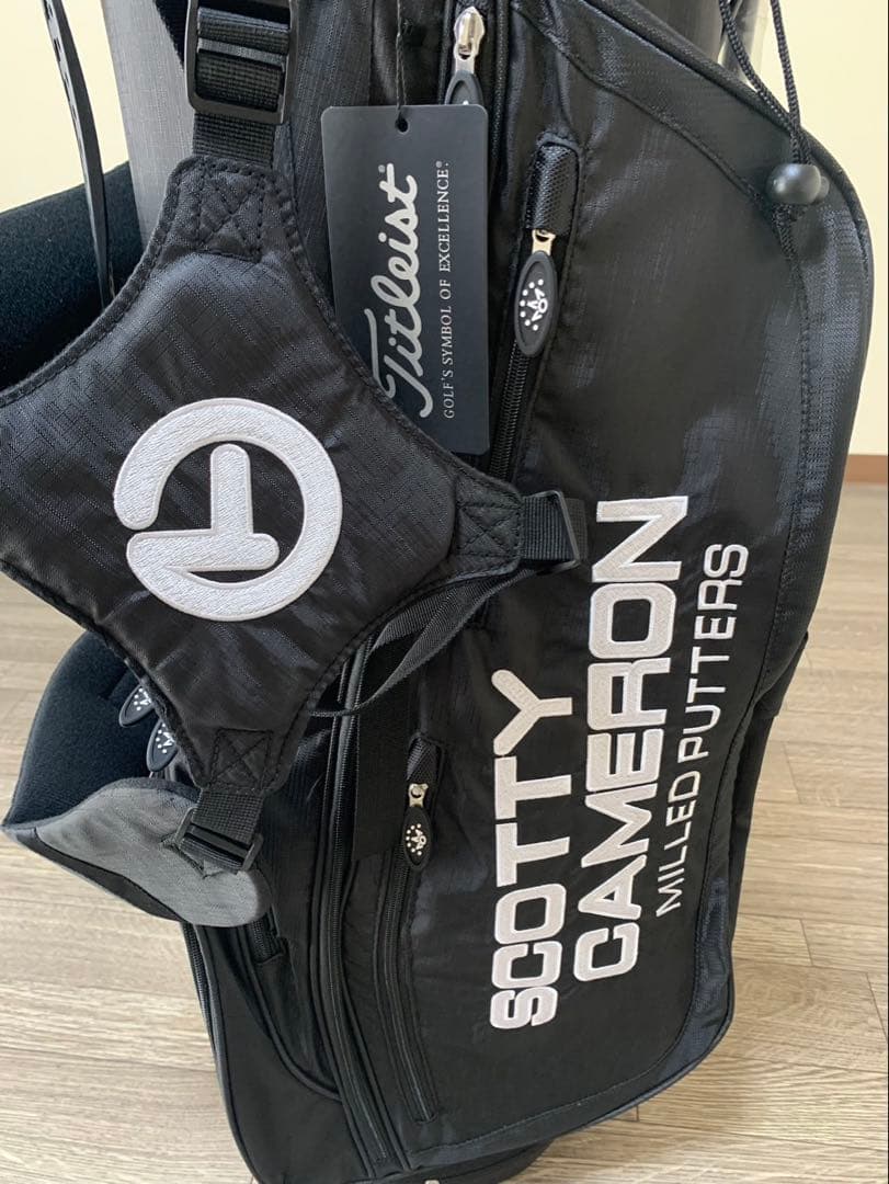 スタンド式キャディバック　大人気のブラックです！パターカバープレゼント付