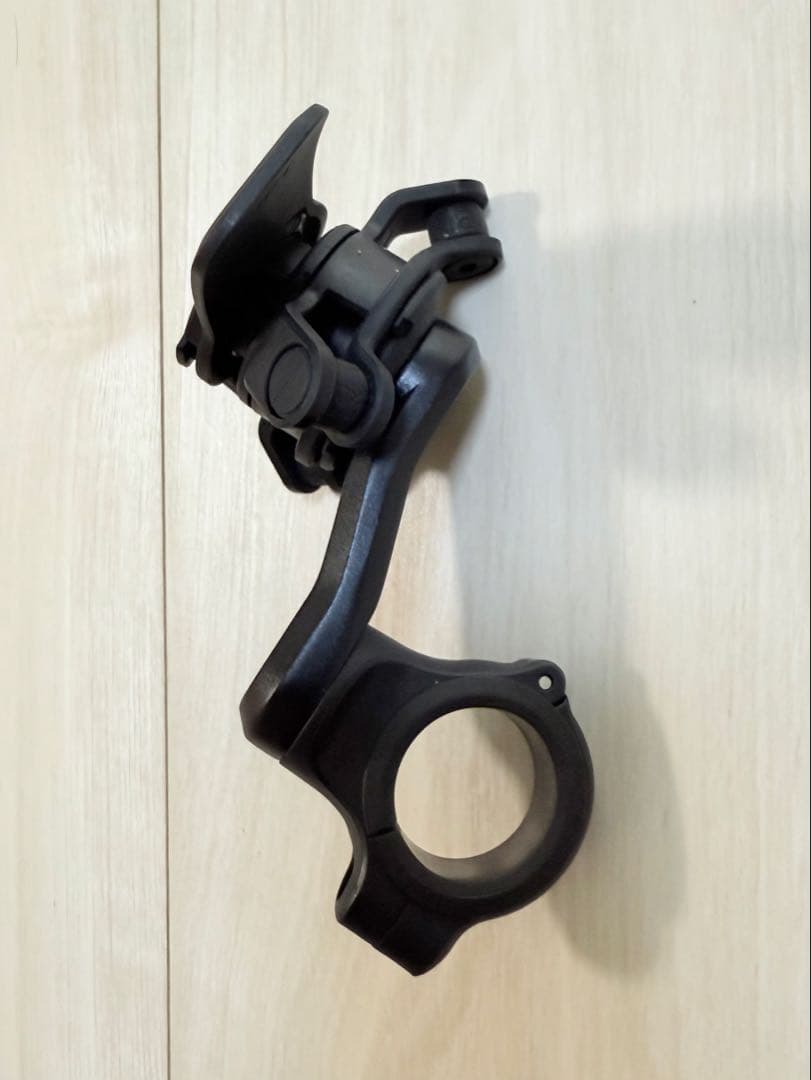 QUADLOCK PRO ＋ iPhone16プロケース　クアッドロック　プロ